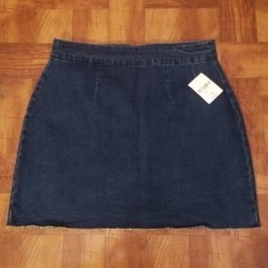 *BUY 2 GET 1 FREE* NWT Forever 21 Skirt